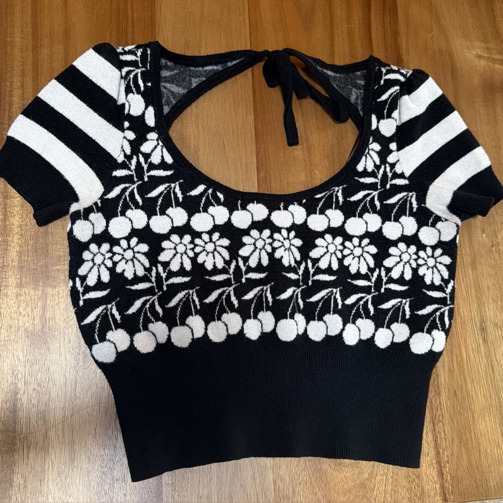 MAEVE Anthro Trixie Cropped Tie Back Sweater Cherries Daisies Retro Pin Up Sz XS